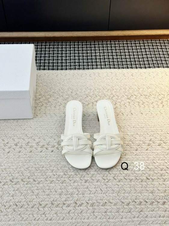 Picture of Dior Shoes _SKUDiorsz35-4043728.5CMLY0501